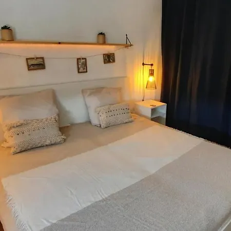 Cosy T3 Gare Terrasse + Parking Апартаменты *